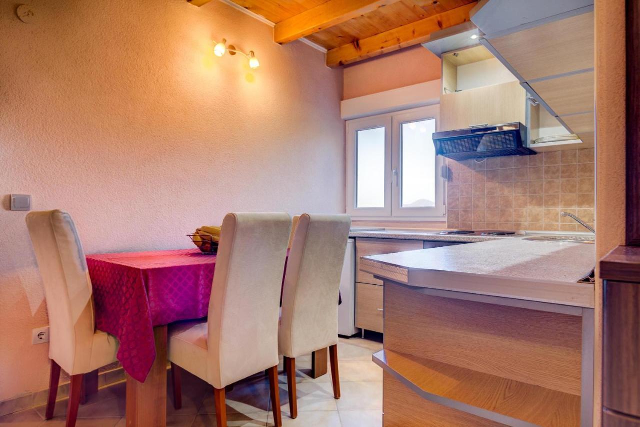 Apartments Vesna Tivat Eksteriør bilde