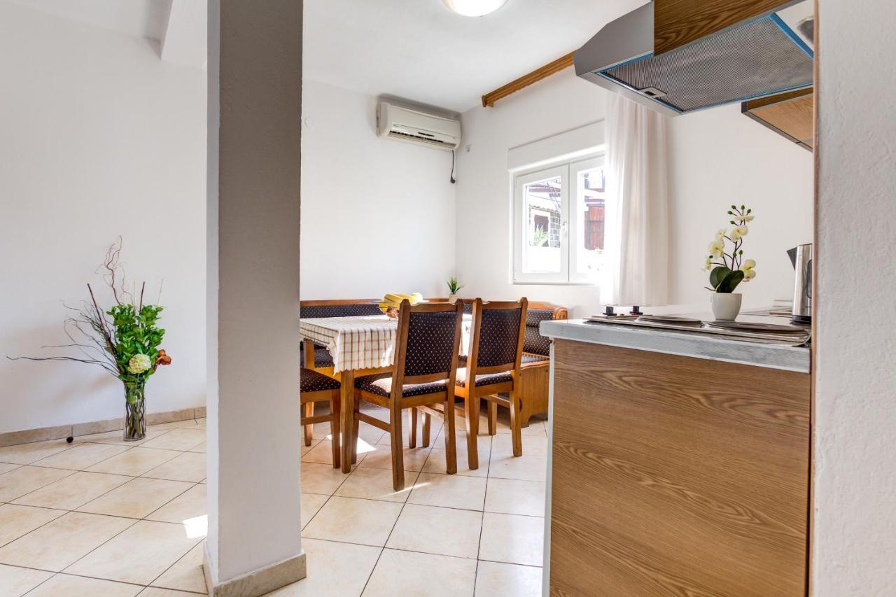 Apartments Vesna Tivat Eksteriør bilde
