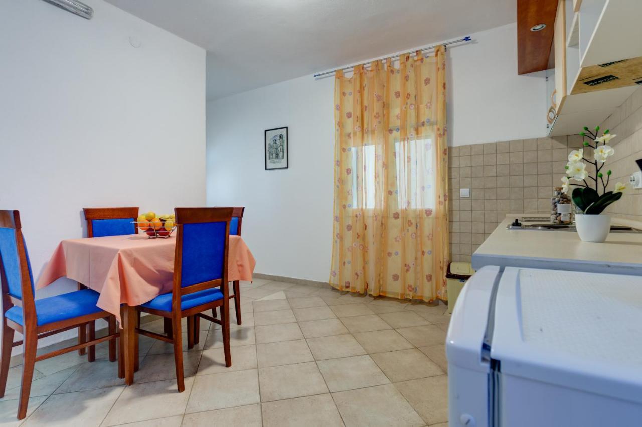 Apartments Vesna Tivat Eksteriør bilde