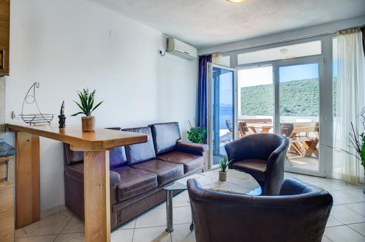 Apartments Vesna Tivat Eksteriør bilde