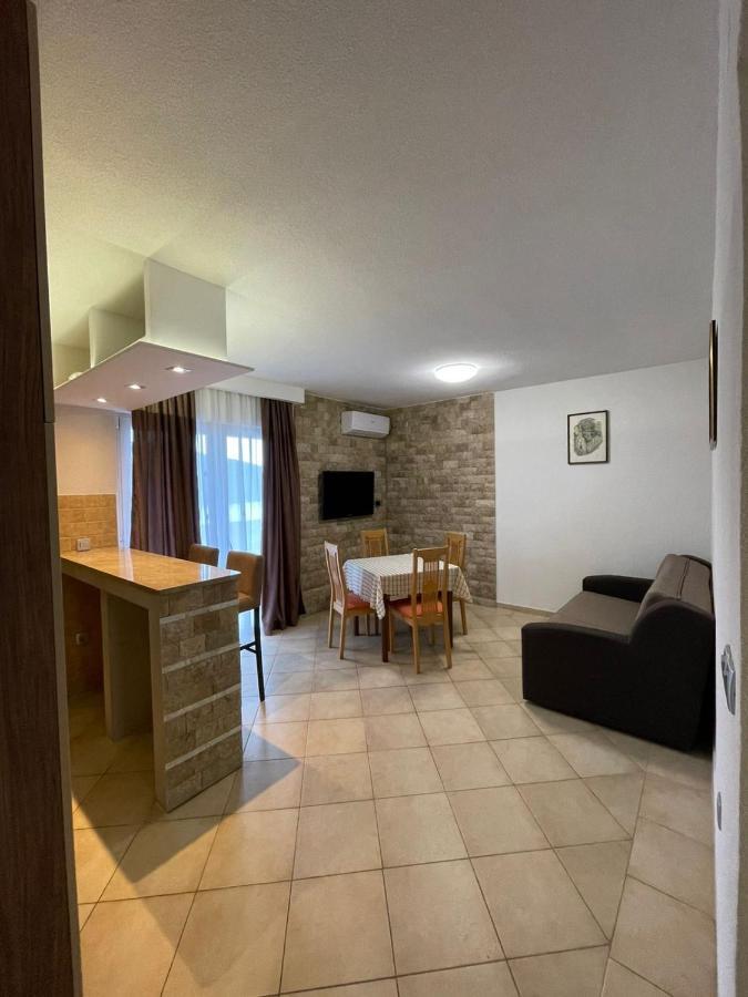 Apartments Vesna Tivat Eksteriør bilde